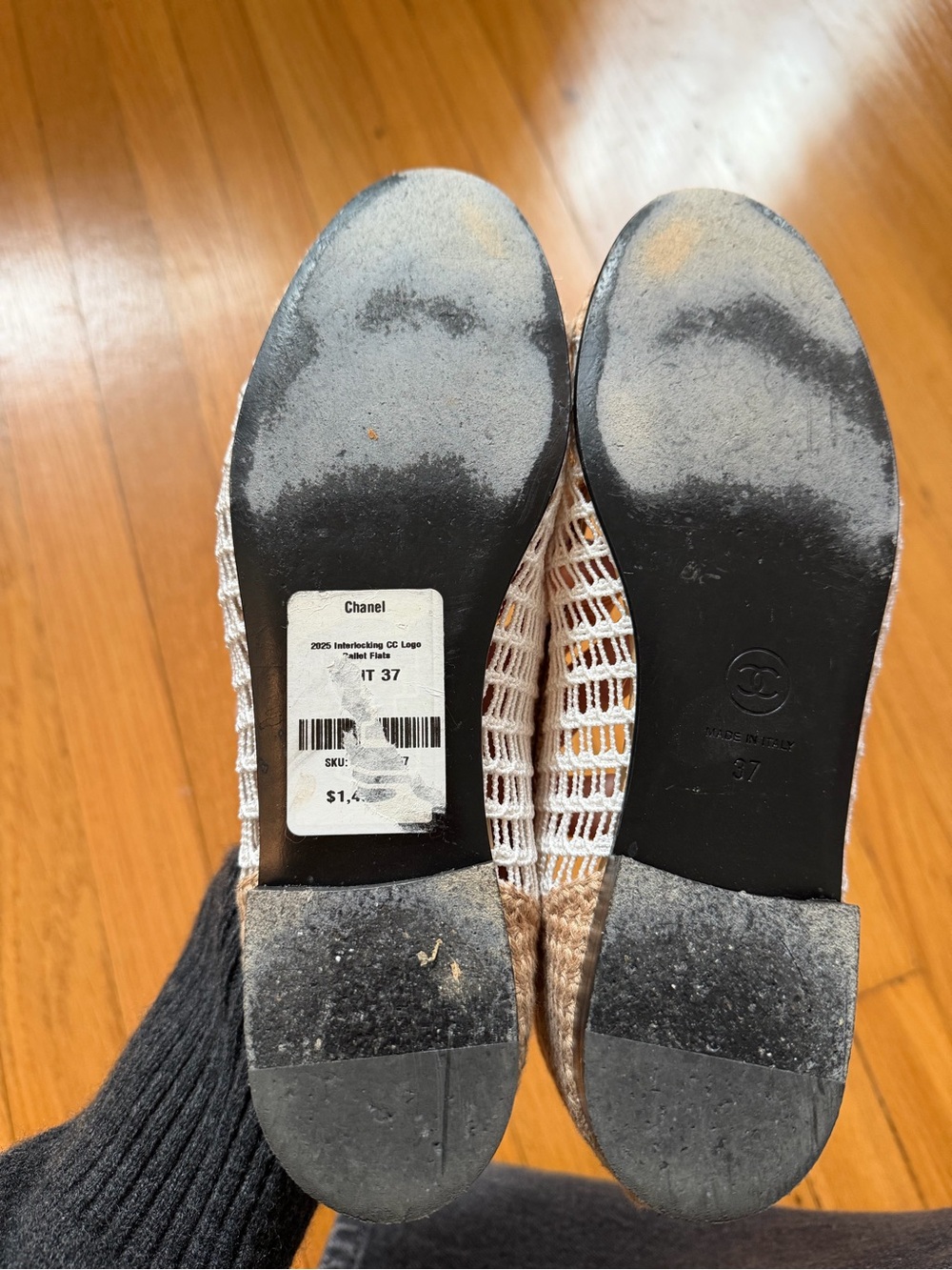 CHANEL Beige and White Crochet Ballet Flats - Picture 2 of 5